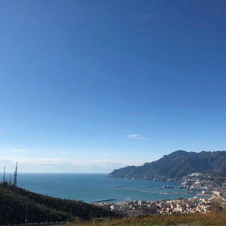 B&B Panoramica 33 ซาแลร์โน ภายนอก รูปภาพ