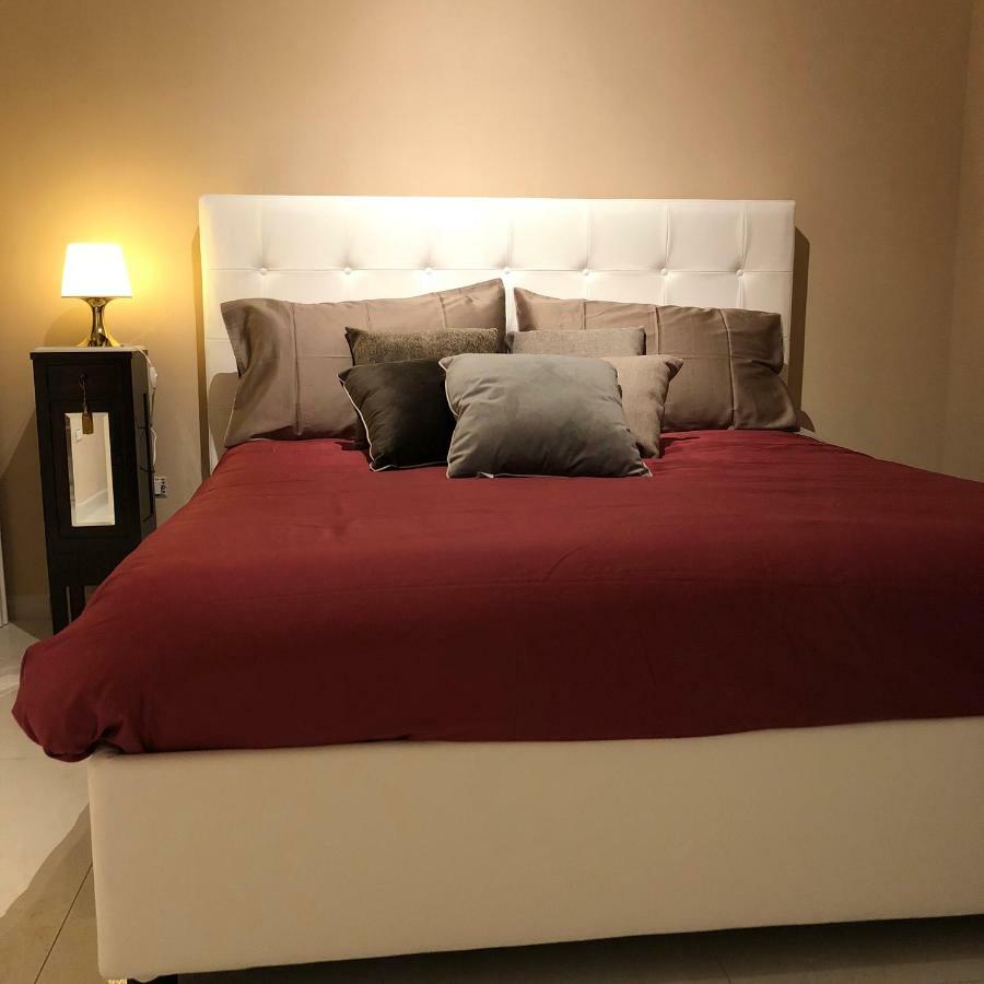 B&B Panoramica 33 ซาแลร์โน ภายนอก รูปภาพ