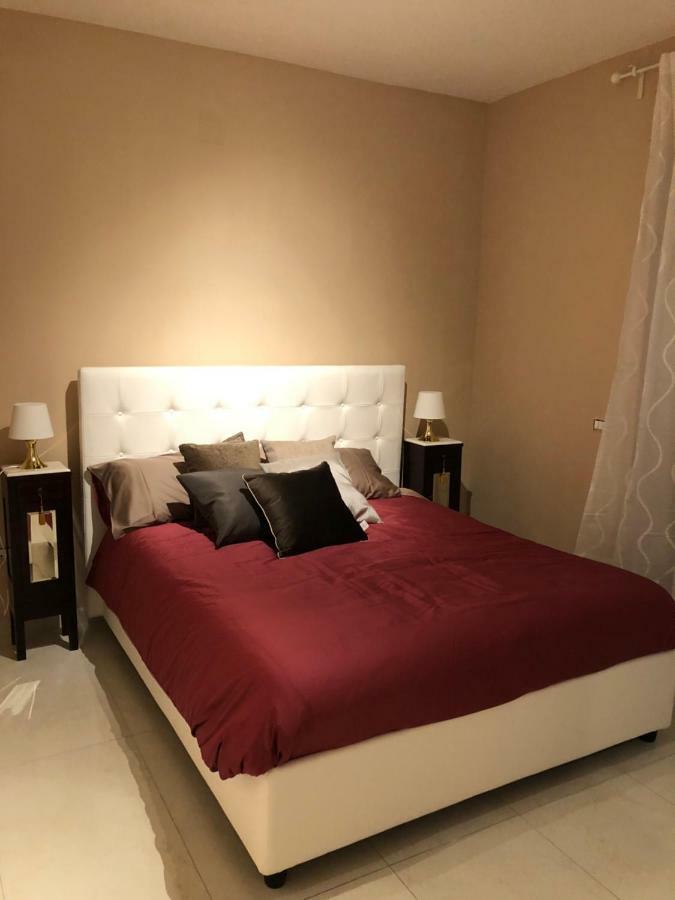 B&B Panoramica 33 ซาแลร์โน ภายนอก รูปภาพ
