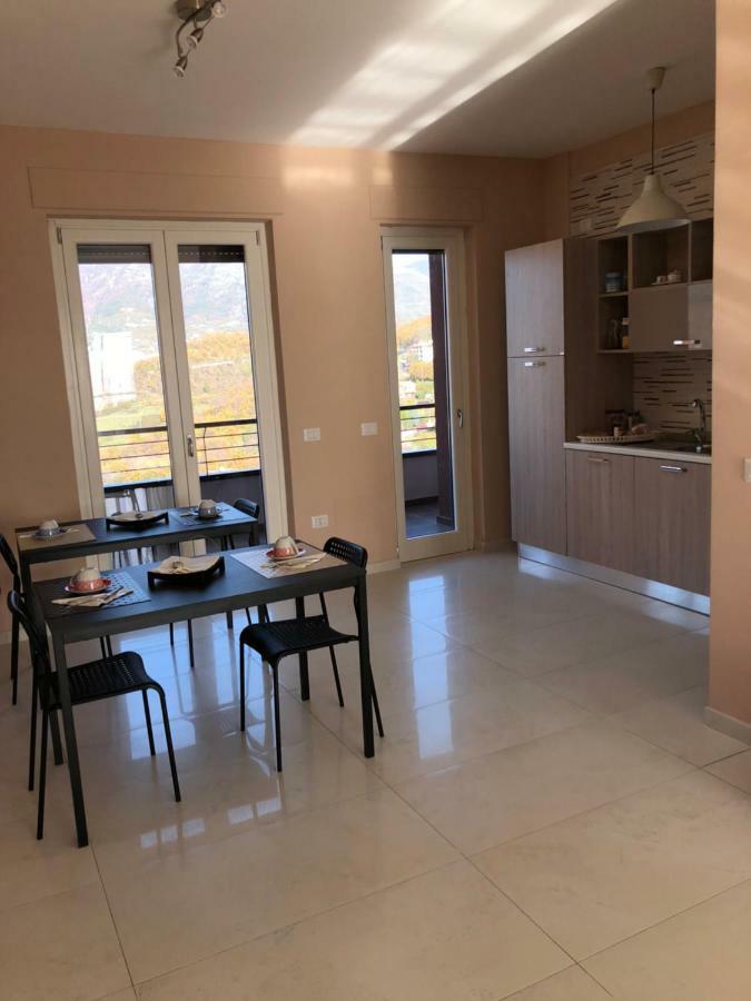 B&B Panoramica 33 ซาแลร์โน ภายนอก รูปภาพ